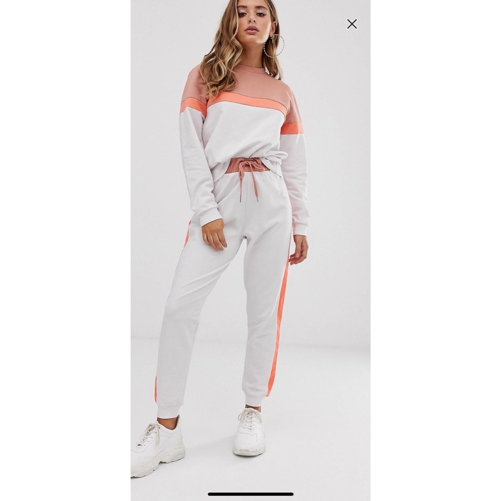 Sweatshirt and joggers set!!!